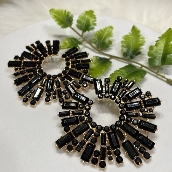 Black Crystal Starburst Oversized Earrings - Picture 14 of 17